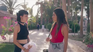 AlRawabi School for Girls - Saison 1 - Puis elle est devenue distante
