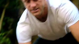 Hawaii 5-0 - Saison 1 - Ma ke kahakai (Rive)