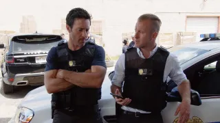 Hawaii 5-0 - Saison 10 - Ua 'eha ka 'ili i ka maka o ka ihe