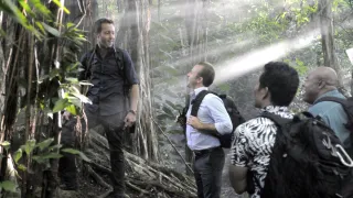 Hawaii 5-0 - Saison 6 - Mai ho'oni I ka wai lana málie (Se méfier de l'eau qui dort)