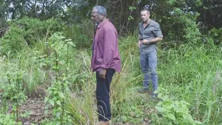 Hawaii 5-0 - Saison 8 - Aohe mea make i ka hewa; make no i ka mihi ole (Personne n'est jamais mort pour les erreurs qu'il a faites, seulement parce qu'il ne s'est pas repenti)